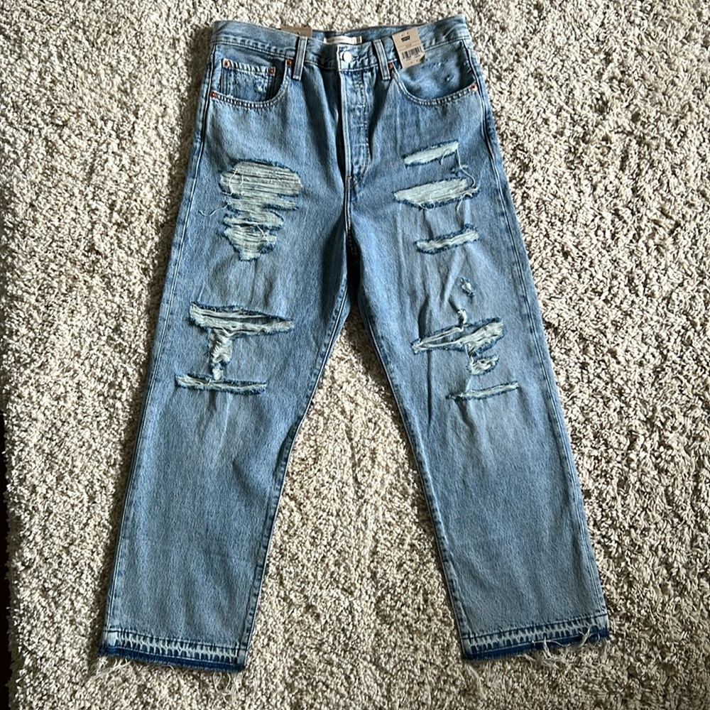 Levi’s Ribcage Straight Ankle Distressed Jeans size 31 x 27 new with tags